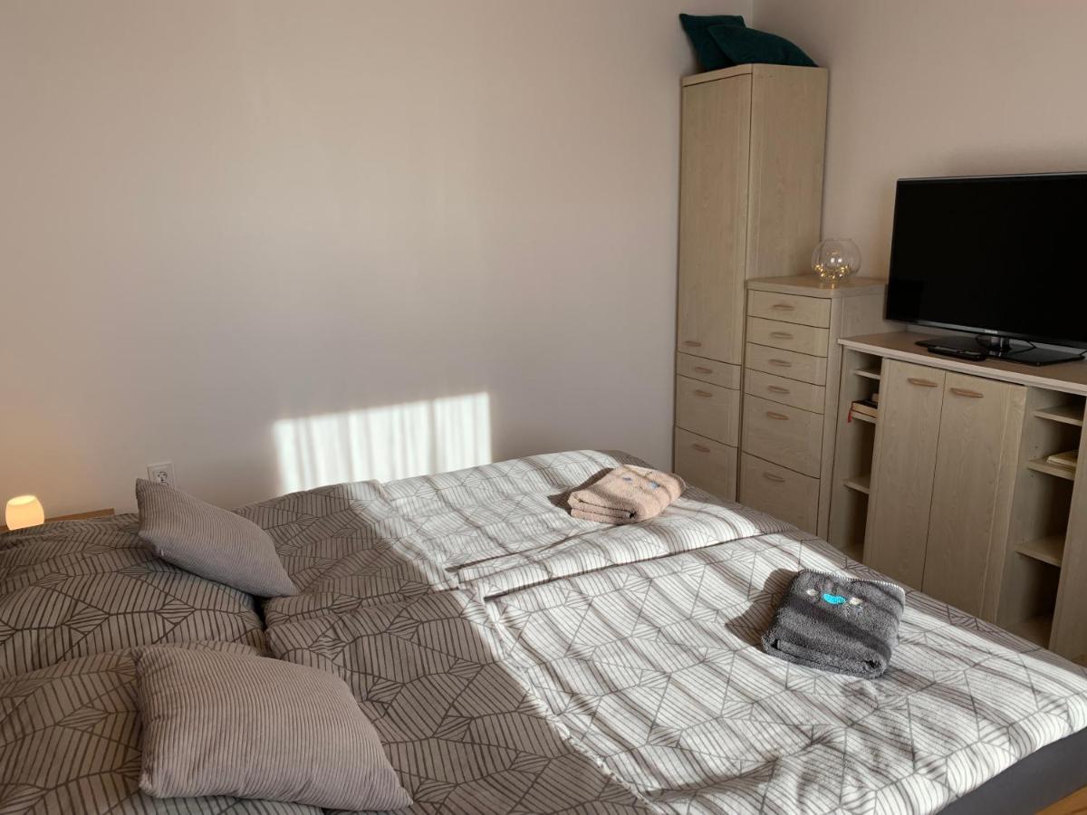 Apartman Tinasol โมชนมายารูวาร์ ภายนอก รูปภาพ
