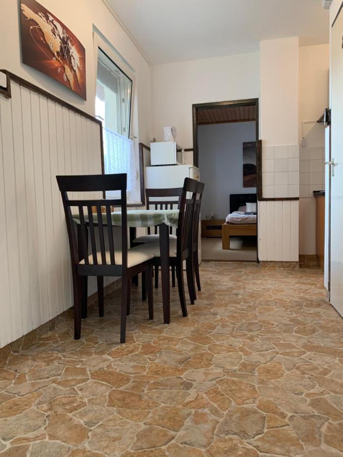 Apartman Tinasol โมชนมายารูวาร์ ภายนอก รูปภาพ