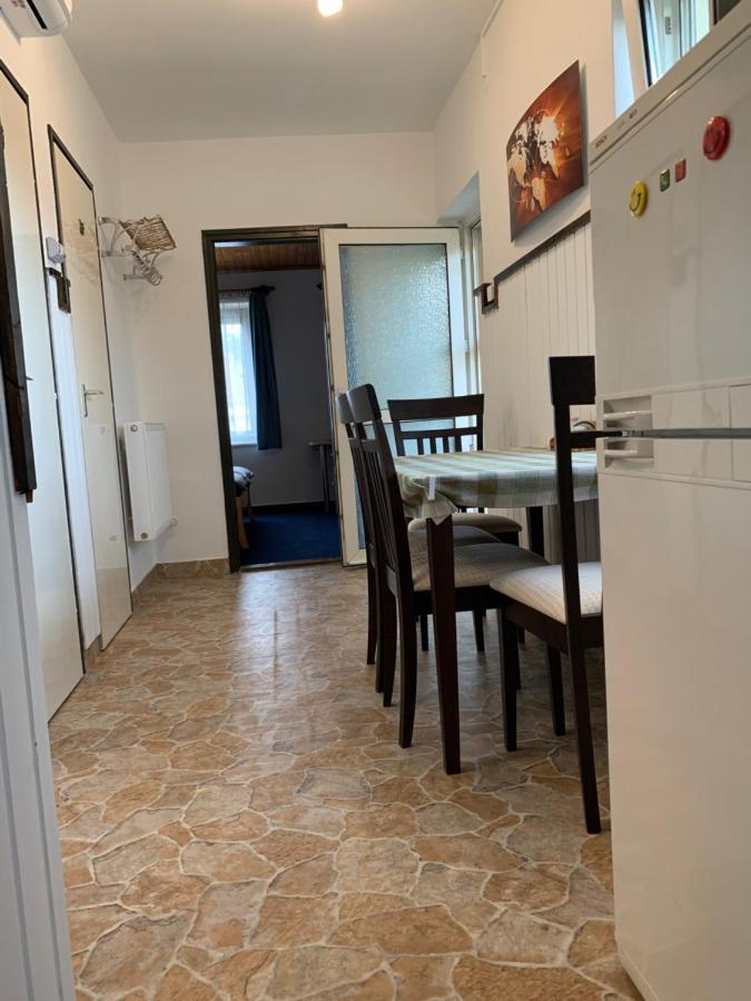 Apartman Tinasol โมชนมายารูวาร์ ภายนอก รูปภาพ